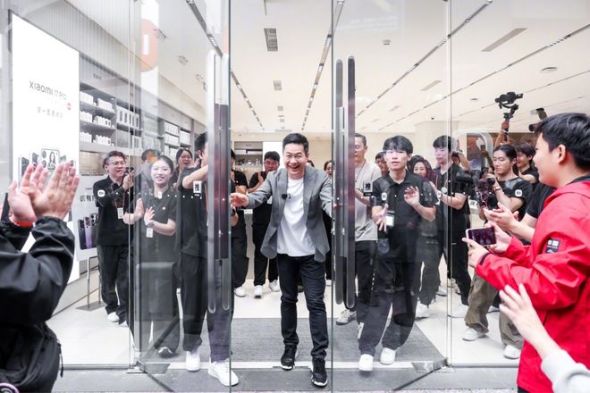 ta 研发机器人项目；国内发布「脑机接口标准」 极客早知道不朽情缘游戏网站小米17开售5分钟破国产机销售纪录；Me(图4)